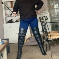 MzLeatherClad